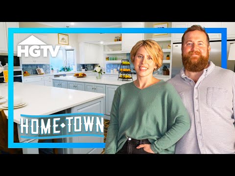 The BEST Mid Century Vacation Home | Hometown | HGTV