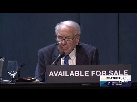 Warren Buffett on Paramount: It's never good when a company cuts dividend dramatically