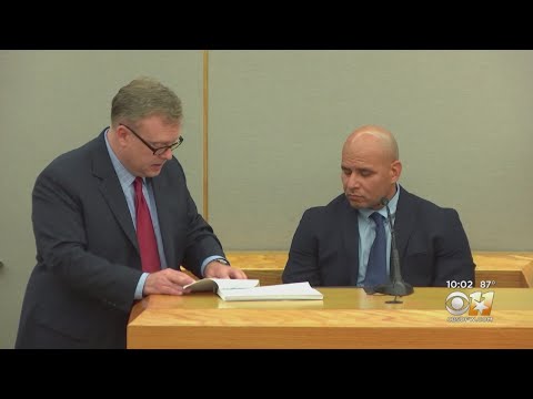 Amber Guyger Patrol Partner Martin Rivera Testifies About Racy Texts The Night Of Deadly Shooting