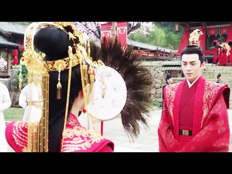 【Movie】灰姑娘大婚日不肯拿下扇子,眾人以為她很醜,怎料扇子掉落驚豔眾人!💕#中国电视剧 #爱情