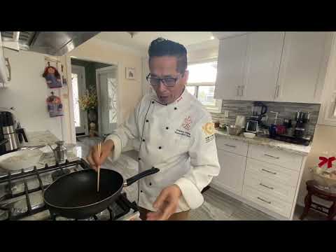 ［潮式沙嗲牛河］和［乾炒牛河］