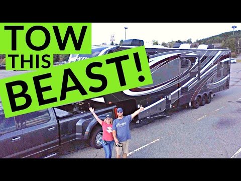 Towing a Large 5th Wheel RV | Full Time RV Truck and Towing! | Changing Lanes!