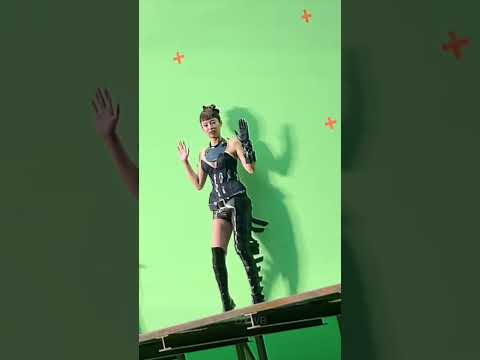 Jennie caught dancing to Shake It To The Max trend in TikTok