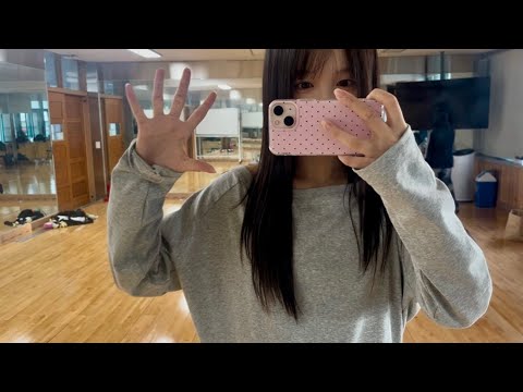 A vlog about engineering festivals like a middle school for girls