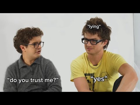 Gaten Matarazzo and Joe Keery acting exactly like Dustin and Steve