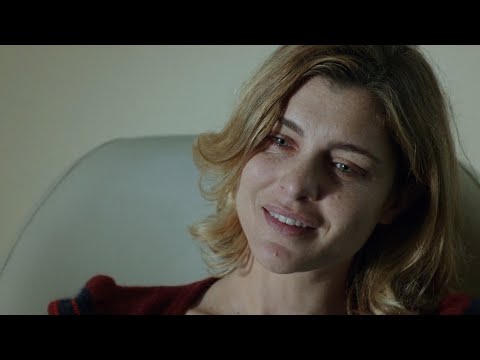 真實事件改編，女人在懷孕後，發現自己得了癌癥，毅然決然選擇放棄治療生下女兒，催淚溫情電影《十八個禮物》【阿奕】