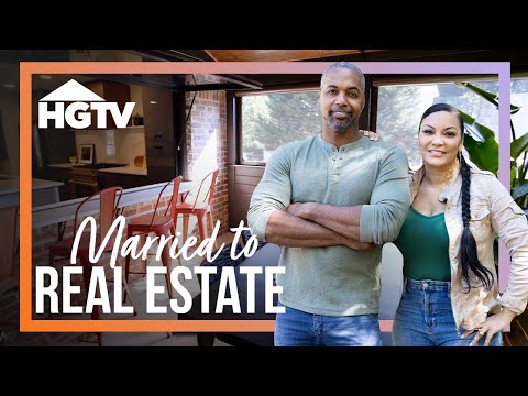 A Bachelor’s Dream Home Near Family - Full Episode Recap | Married to Real Estate | HGTV