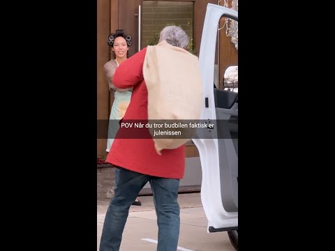 Noen julenisser går i rødt. Andre kjører Transit.