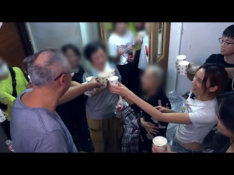 東張西望｜Cat婆婆學做義工重新與社會連結 態度終軟化進行囤積屋執拾大活動！｜失控購物狂｜Cat婆婆｜病態囤積｜囤積雜物｜囤積症｜黎寛怡