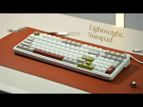 A Lightweight Clicky Numpad Keyboard - Yunzii B98 Review!