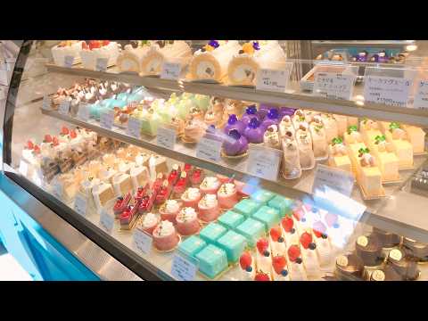 Cute Cakes in a Pastel-Colored Shop: The Story of Making Blue Cakes at a Little Cake Shop