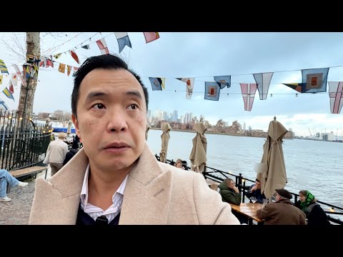 a Christmas dinner in Britain's LARGEST pub? ...