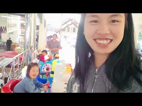 妈妈第一次去夜市太惊讶了为什么晚上还有这么多好吃的以后还要来#老挝媳妇小芳 #带妈妈吃美食 #老挝夜市美食 #东南亚美食 #海外记录真实生活