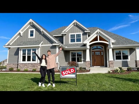 WE BOUGHT OUR FIRST HOUSE!