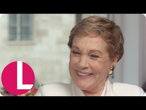 Dame Julie Andrews Discusses Her Career, Losing Her Singing Voice and Going to Therapy | Lorraine