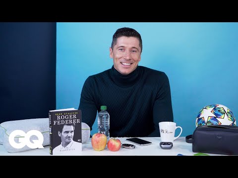 10 Things FC Barcelona's Robert Lewandowski Can't Live Without | GQ Germany