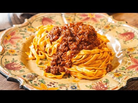 The REAL ITALIAN Bolognese with Tagliatelle 