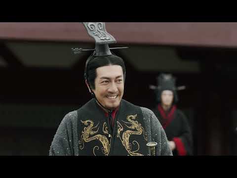 秦始皇登基第一件事就是把趙姬打壓冷宮，卻被滿朝文武威脅要盛禮迎接回太后，嬴政殺雞儆猴