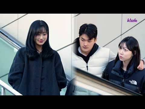 What if a pretty girl stares at you on the escalator?