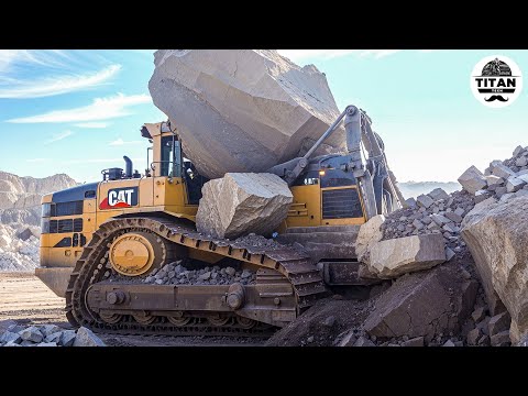Dangerous Idiots Fastest Truck & Heavy Equipment Fails | Extreme Oversized Truck Transport #110