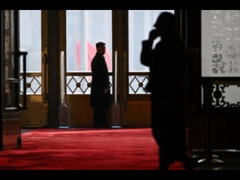 突发！王小洪大秘离奇死亡，内斗中被殺？就在四中全会期间。拖延一月才公佈。應對中共跳高，日本或將部署核武！高市早苗民意支持度冲高。川普下令，美軍即将閃電攻入这国？