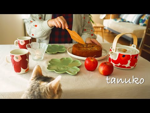 Baking an apple cake in the Nordic autumn 🍎 Spending time at home in a cozy kitchen