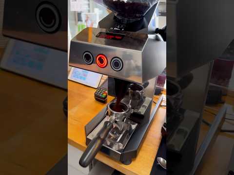 Amazing Grind on the La Marzocco Swan coffee grinder ---- WOW!☕️