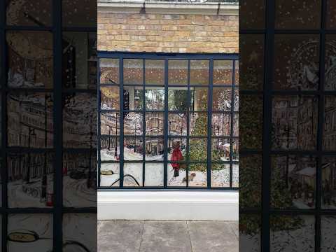 The SPI studio is now feeling very festive #christmaswindowdisplay #sophiepatersoninteriors