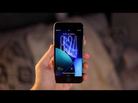 Using iPhone SE 3 in 2025 !