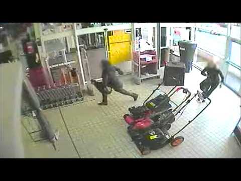 Braqueurs de supermarchés, un gobelet les fait tomber