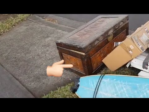 Нашла старинный сундук !Загрузила пол машины .А как не взять ? Не свалка,а блошинный рынок .