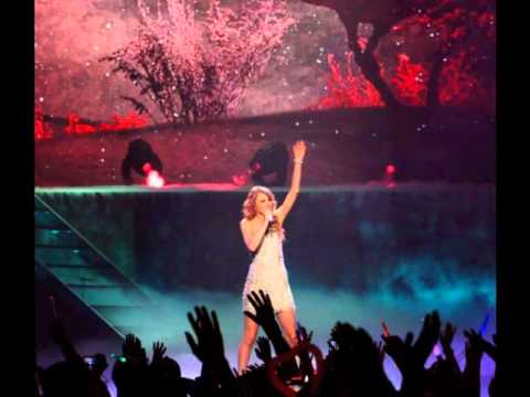 Taylor Swift Speak Now Tour Photos + Photo Shoots