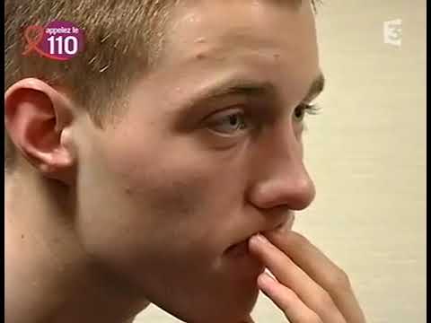 Strip Tease - Police Et Polissons Parties 1 & 2