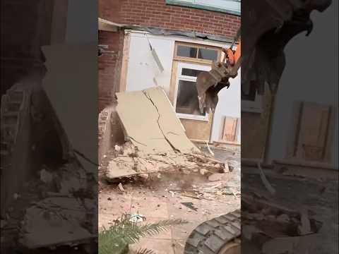 Digging, Pouring & Dormer Work! #UKLoftConversion