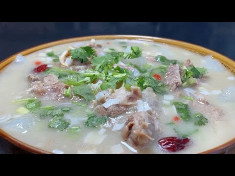 The chef will teach you the correct way of stewing mutton, the steps are detailed, the soup is milky