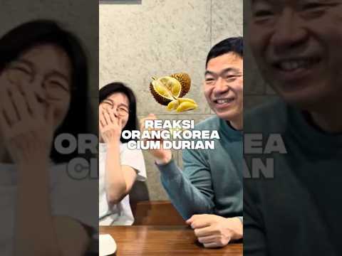 Orang korea cium durian?π±π«£ #makananindonesia #koreantryindonesiafood #koreanreaction #duriankorea