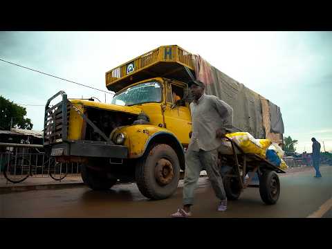 La vie des commerçants ambulants au Sénégal n'est pas toujours facile