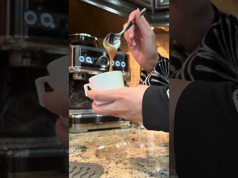 iced banana bread caramel latte for work 💌☕️🧊 #coffeeathome #espressomachine #icedlatterecipe