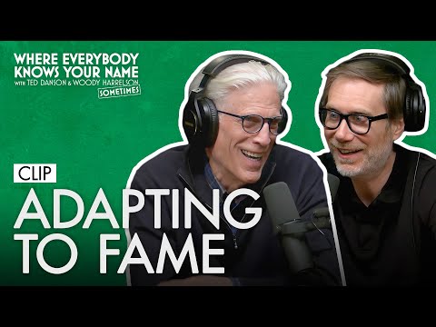 Being Tall Helped Stephen Merchant Adapt To Fame | Where Everybody Knows Your Name