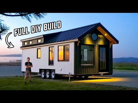 TINY HOUSE ON WHEELS - 500 Days in 75 Minutes