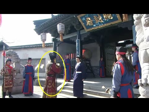 大總管仗著皇后撐腰以為有了免死金牌，沒想到黑臉官全然不顧皇室顏面，判他死罪！🔥Chinese Dramas | 金超群