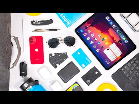What's in My Bag - My Work Gear &amp; Every Day Carry (2021)