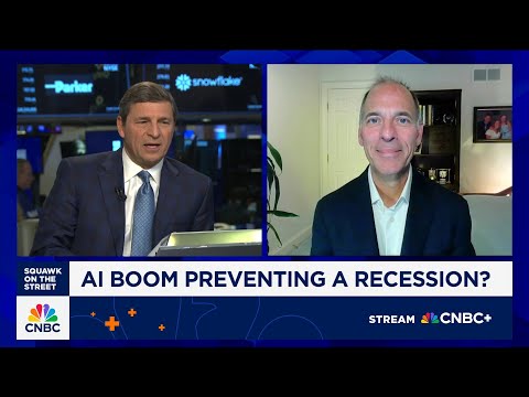 Moody's Analytics' Mark Zandi: Biggest risk to economy is correction in stocks focused on AI