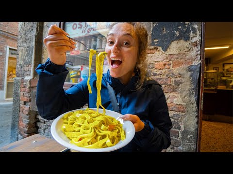 ITALIAN STREET FOOD in Tuscany 🇮🇹 1.5kg Florentine Steak + PANINI INSANITY in Siena, Italy!!