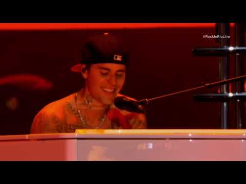 Justin Bieber X We The Band praying at Rock in Rio 2022 (Justice World Tour: Rio de Janeiro)