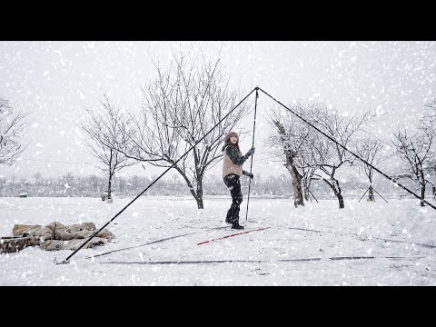 [솔로캠핑] 눈이 온다고?? 오히려 좋아! 새 텐트랑 화목난로 쓰러 가보자고 / 장작 30kg 제대로 다 태워볼게요 / 삼겹살에 위스키 / 혼술캠퍼 / 홍천 용가리쌤 캠핑장