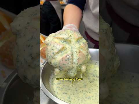 Trying viral Cream Cheese Garlic Bread 🧀🧄🍞 #garlic #cheese #bread