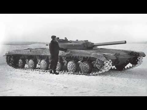 Танк-блинчик с башней в башне и ниже человека