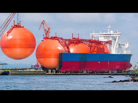 Inside Billion $ Shipyard Building World’s Largest LNG Tankers