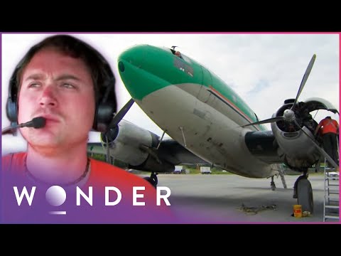 Failed Plane Engine Forces Emergency Landing Over Islands | Ice Pilots NWT | Wonder